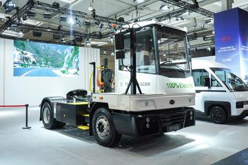 比亚迪 EYT2.0 18T 4X2纯电动码头牵引车