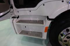 陕汽重卡 德龙L6000 4X2 电动载货车310kWh