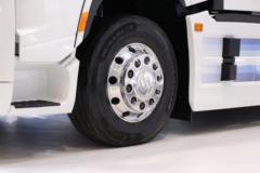 陕汽重卡 德龙X6000 6X4 氢燃料电池牵引车58.73kWh
