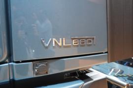 沃尔沃VNL&nbsp;牵引车外观                                                图片