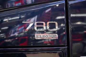 �ֶ��� FH16 Aero�ؿ� 780���� 4X2�Զ���ǣ����ͼƬ