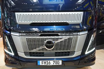 �ֶ��� FH16 Aero�ؿ� 780���� 4X2�Զ���ǣ����ͼƬ