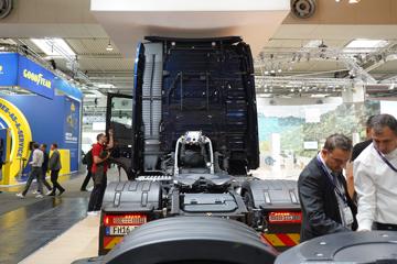 �ֶ��� FH16 Aero�ؿ� 780���� 4X2�Զ���ǣ����ͼƬ