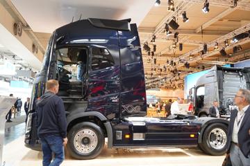 �ֶ��� FH16 Aero�ؿ� 780���� 4X2�Զ���ǣ����ͼƬ