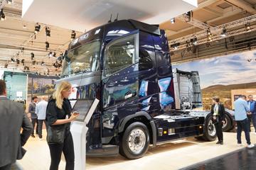 �ֶ��� FH16 Aero�ؿ� 780���� 4X2�Զ���ǣ����ͼƬ