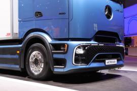 奔驰eActros&nbsp;电动冷藏车外观图片