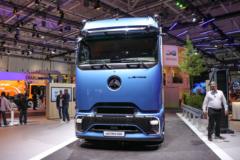 奔驰 eActros 600 6X2 纯电动冷藏车