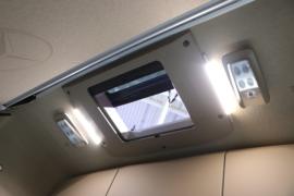 奔驰eActros&nbsp;电动冷藏车驾驶室图片