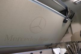 奔驰eActros&nbsp;电动冷藏车驾驶室图片