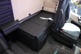 奔驰eActros&nbsp;电动冷藏车驾驶室图片