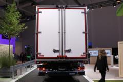 奔驰 eActros 600 6X2 纯电动冷藏车