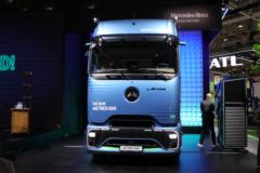 奔驰 eActros 600 4X2 纯电动牵引车600kWh