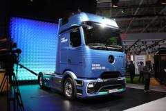 奔驰 eActros 600 4X2 纯电动牵引车600kWh