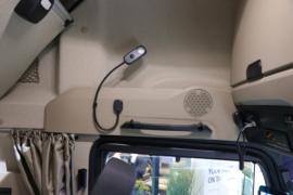 奔驰eActros 电动牵引车驾驶室图片