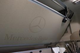 奔驰eActros 电动牵引车驾驶室图片