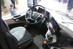 奔驰 eActros 600 4X2 纯电动牵引车600kWh