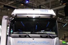 奔驰 GenH2 4X2 燃料电池牵引车72kWh