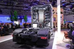 奔驰 GenH2 4X2 燃料电池牵引车72kWh