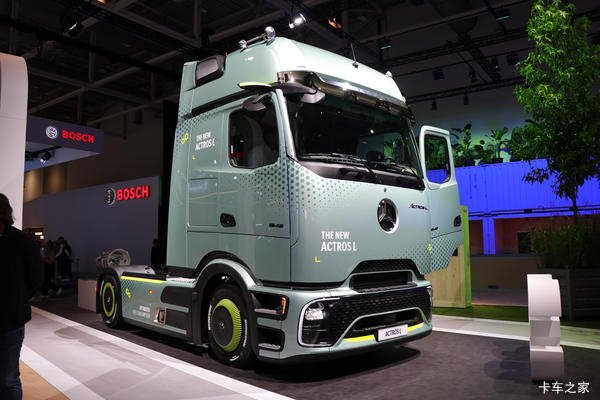 奔驰新Actros 牵引车