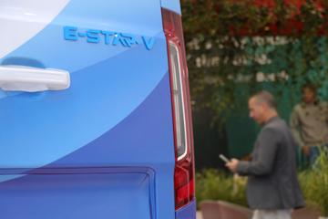 ����ɷ� e��V5 5.27�״��綯��ʽ���䳵(����260km)41.86kWhͼƬ