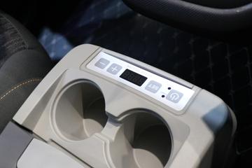 ����ɷ� e��V5 5.27�״��綯��ʽ���䳵(����260km)41.86kWhͼƬ