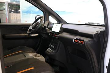 ����ɷ� e��V5 5.27�״��綯��ʽ���䳵(����260km)41.86kWhͼƬ