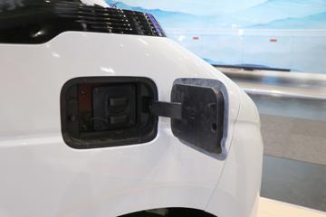 ����ɷ� e��V5 5.27�״��綯��ʽ���䳵(����260km)41.86kWhͼƬ