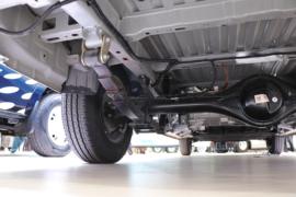 e星V&nbsp;电动封闭厢货底盘图片