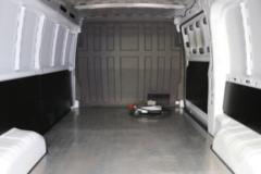 东风股份 e星V7 5.27米纯电动厢式运输车(续航310km)53.58kWh