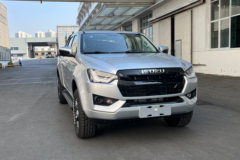 庆铃 五十铃T30探险家 3.0T柴油 143马力 两驱 手动双排长轴皮卡