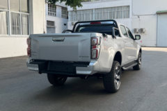 庆铃 五十铃T30探险家 3.0T柴油 143马力 两驱 手动双排长轴皮卡