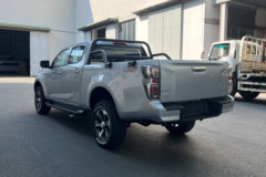 庆铃 五十铃T30探险家 3.0T柴油 143马力 两驱 手动双排长轴皮卡