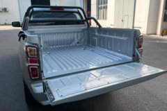 庆铃 五十铃T30探险家 3.0T柴油 143马力 两驱 手动双排长轴皮卡