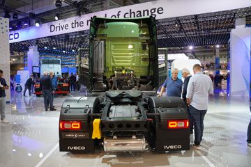 S-WAY&nbsp;牵引车外观                                                图片