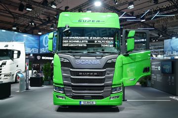 ˹������ ��Rϵ�� 460���� 4X2 AMT�Զ���ǣ����ͼƬ