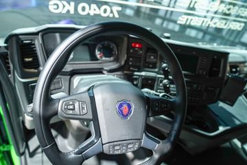 ˹������ ��Rϵ�� 460���� 4X2 AMT�Զ���ǣ����ͼƬ