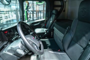 ˹������ ��Rϵ�� 460���� 4X2 AMT�Զ���ǣ����ͼƬ