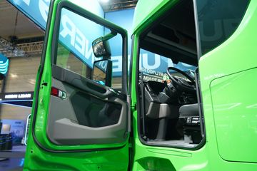 ˹������ ��Rϵ�� 460���� 4X2 AMT�Զ���ǣ����ͼƬ