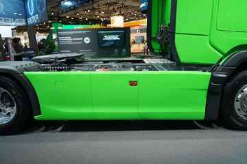 ˹������ ��Rϵ�� 460���� 4X2 AMT�Զ���ǣ����ͼƬ