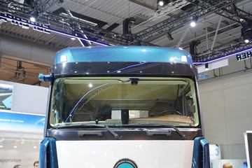 eTOPAS 500 电动牵引车外观图片