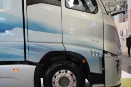 重汽黄河X7&nbsp;电动牵引车外观图片