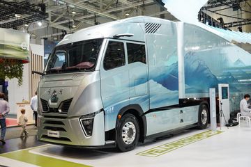 重汽黄河X7 电动牵引车外观图片