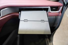 重汽黄河X7&nbsp;电动牵引车驾驶室图片