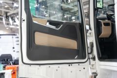 陕汽重卡 德龙X6000 630马力 4X2 LNG自动档牵引车