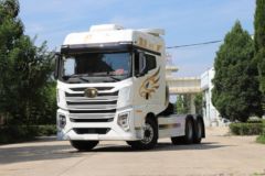 青岛解放 鹰途 头等舱 580马力 6X4 LNG自动档牵引车(CA4257P35K18T1NE6A80)