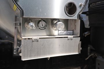 ൺ ӥ; ͷȲ 580 6X4 LNGԶǣ(CA4257P35K18T1NE6A80)ͼƬ