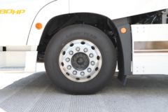 青岛解放 鹰途 头等舱 580马力 6X4 LNG自动档牵引车(CA4257P35K18T1NE6A80)