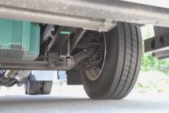 青岛解放 鹰途 头等舱 580马力 6X4 LNG自动档牵引车(CA4257P35K18T1NE6A80)