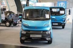 飞碟Enter 海外版 2.7T 2座 4.46米纯电动厢式运输车41.86kWh