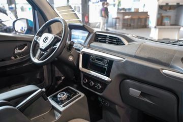 �ɵ�Enter ����� 2.7T 2�� 4.46�״��綯��ʽ���䳵41.86kWhͼƬ